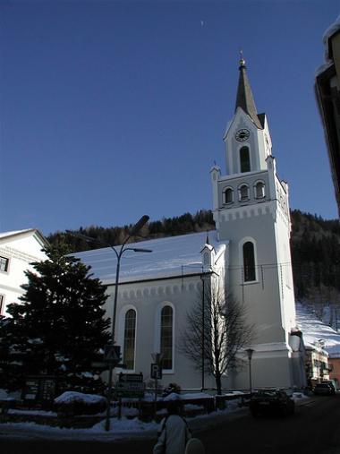 Rakouský Rohrmoos s kostelem