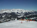 Rakouský skiareál Reiteralm s lyžaři