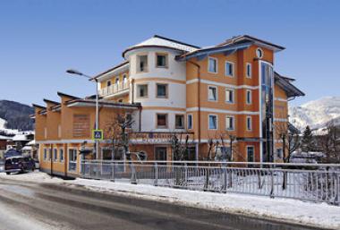 Rakouský hotel Brückenwirt v zimě